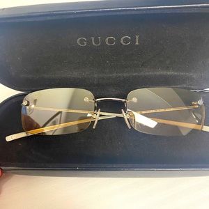 Stunning Authentic Gucci women’s statement sunglasses. Excellent condition!